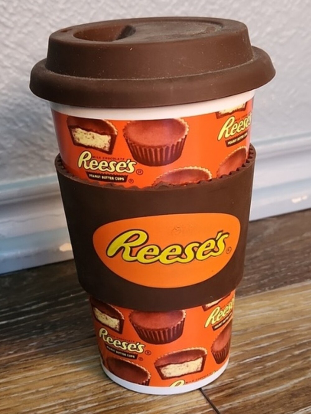 NWOT Reese's Peanut Butter Cups Orange Brown Yellow Ceramic Silicone Coffee Cup